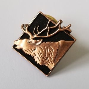 Elk lapel pin copper tone black deer stag